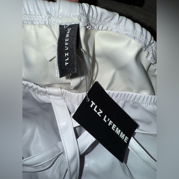 TLZ L’FEMME WHITE VEGAN LEATHER STRAP TROUSER NWT - Picture 2 of 4